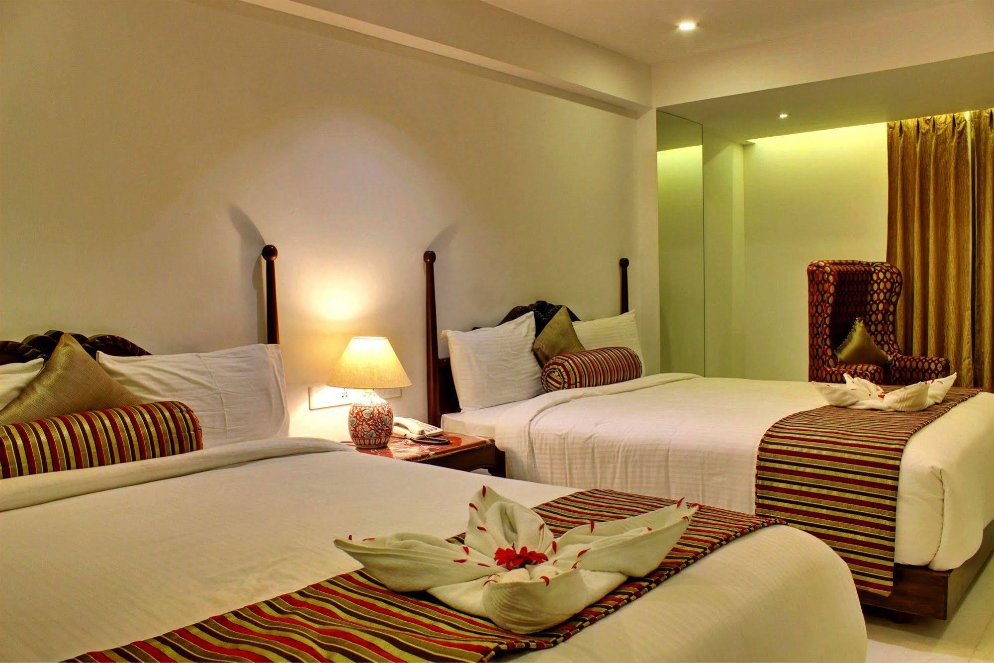 Ellbee Ganga View Hotel Rishīkesh Exterior foto